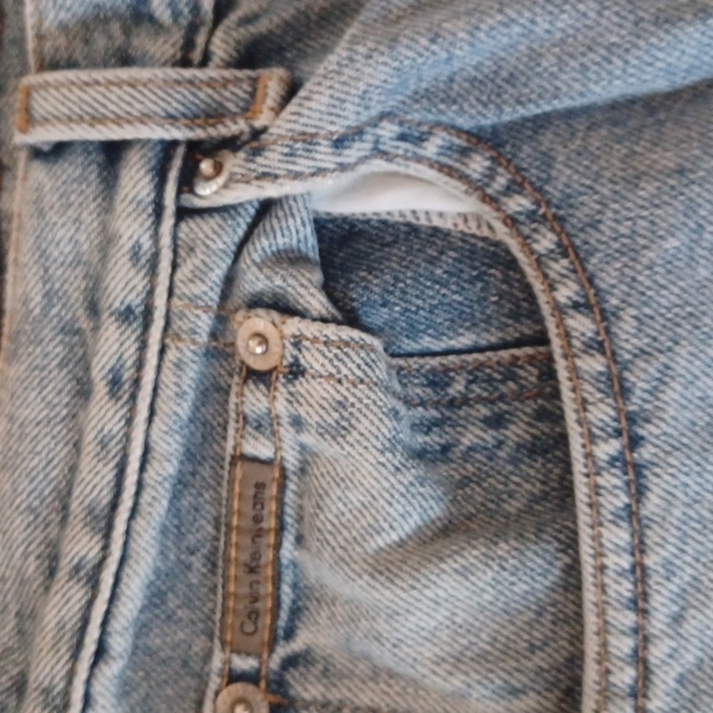 Calvin Klein vintage/ retro shorts. No tags at all, see measurements.  Mom style - Picture 6 of 10
